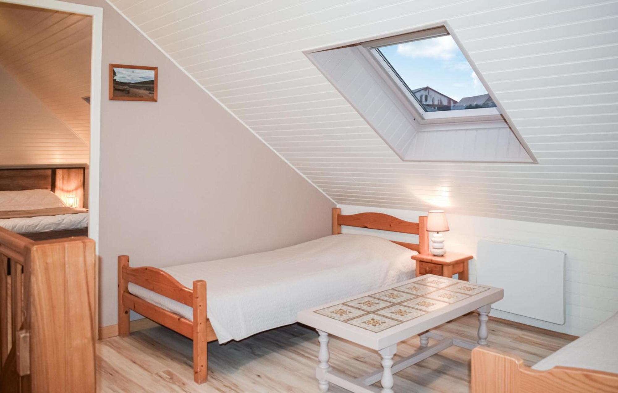 3 Bedroom Awesome Home In Lézardrieux Eksteriør bilde