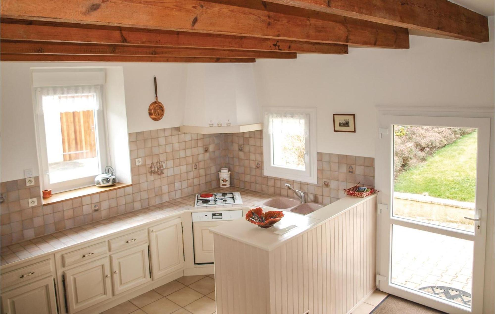 3 Bedroom Awesome Home In Lézardrieux Eksteriør bilde